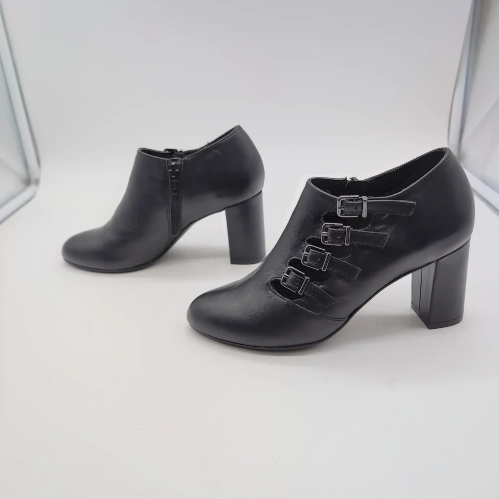 Chic David Tate Black Pause Leather Block Heel Shooties Boots Buckle Detail